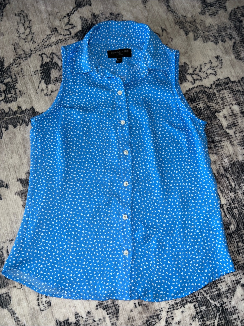 Banana Republic Blue polyester Sleeveless Button-Front Printed Shirt